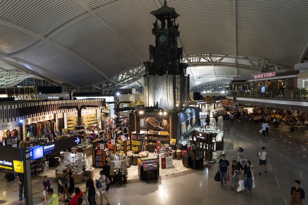 ングラライ国際空港完全攻略2026｜入国手続き・観光税・移動術の全貌