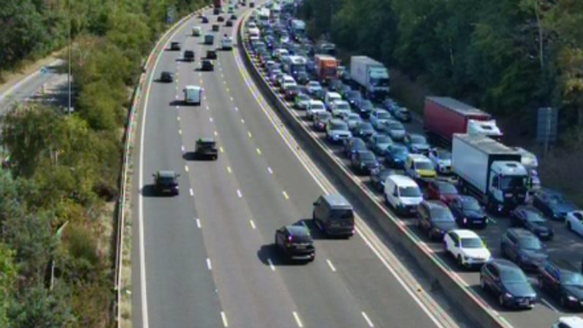M3 Traffic Delays Shed Load Bagshot