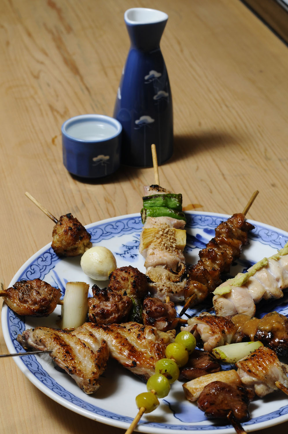 煙の奥に潜む美学！居酒屋の焼き鳥を極める秘訣と失敗しない名店