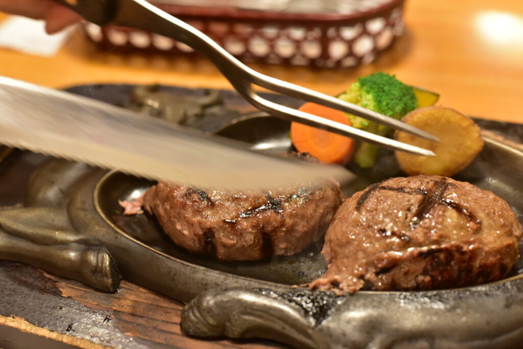 【2026年最新】「肉汁爆発」の衝撃！いま空前のハンバーグブームが再燃する理由と進化形トレンドを徹底追跡