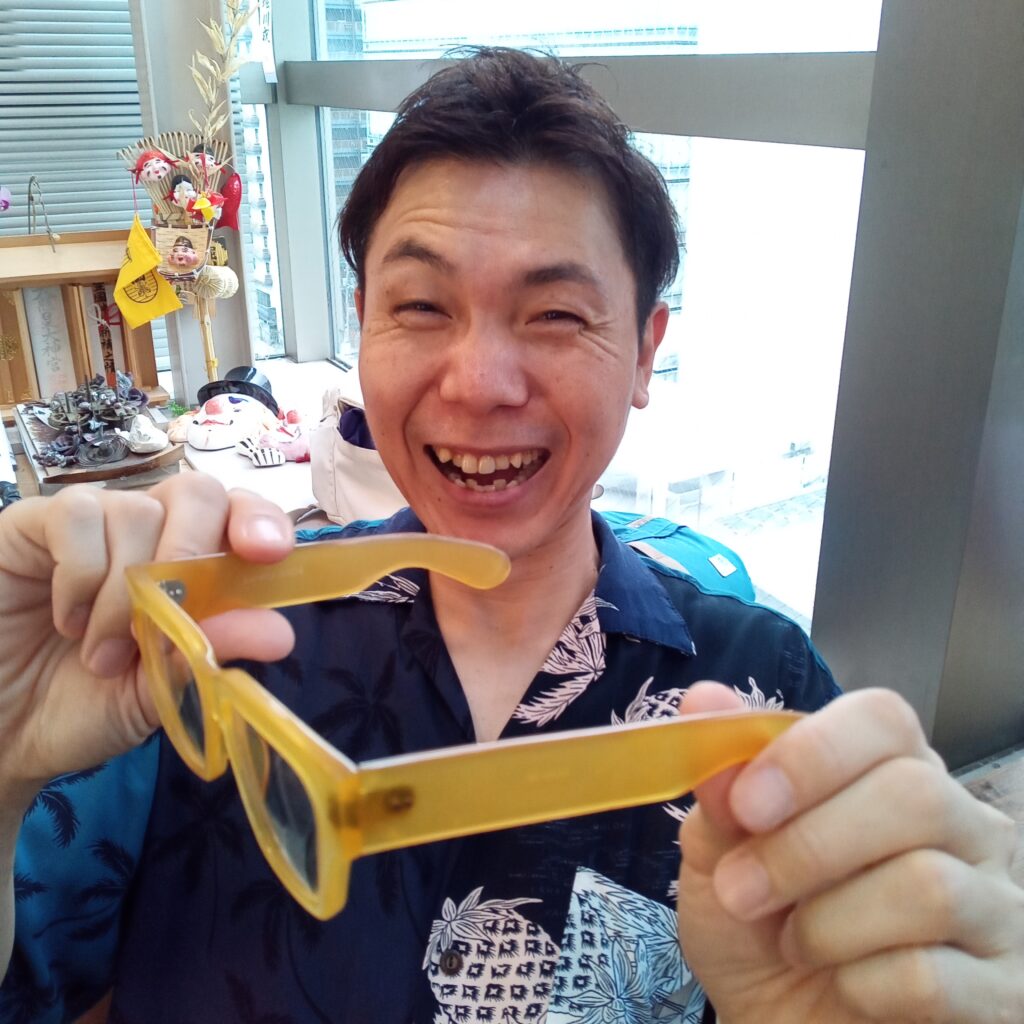 笑福亭笑瓶の黄色メガネ徹底解剖！選んだ理由と愛用ブランドの秘密