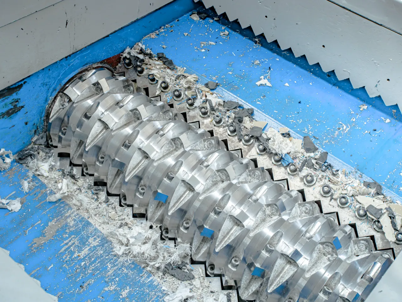 Shred High Moisture Extrudate into Flakes Bowl Chopper Warm Plastic