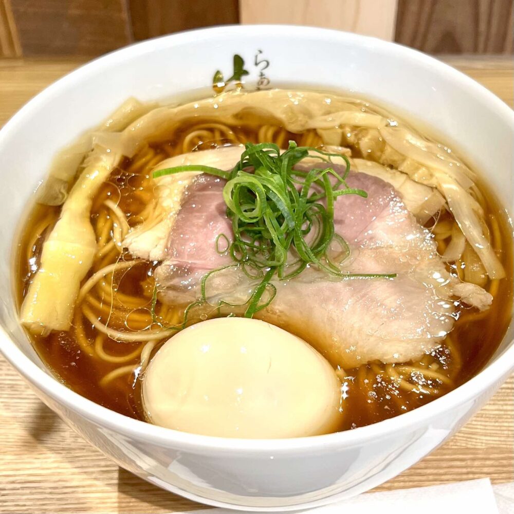 【2026年最新】渋谷の伝説「らーめん はやし」が今なお行列を絶やさない理由――究極のスープに宿る職人魂