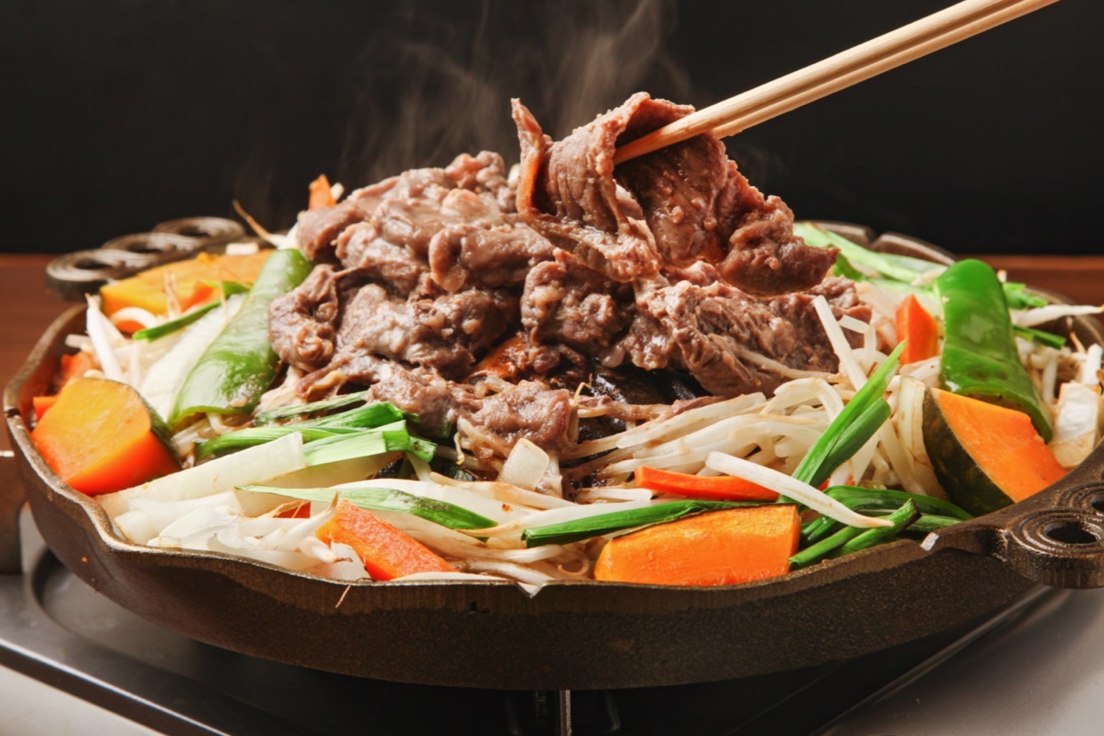 ジンギスカンとは？歴史と肉の違い・プロ直伝の焼き方を徹底解説