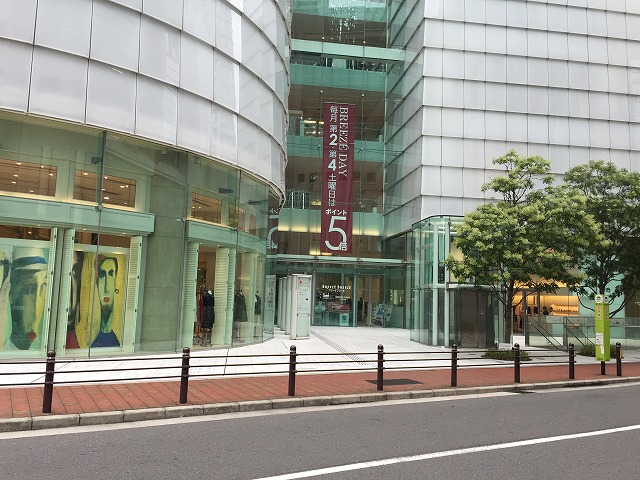 【2026年最新ルポ】激変する西梅田でなぜ「ブリーゼ ブリーゼ」が再評価されるのか？大人が選ぶ“余白”の価値と都市空間の未来