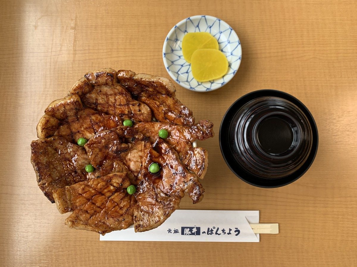 帯広名物・元祖豚丼のぱんちょう徹底解剖！松竹梅の謎と行列回避術
