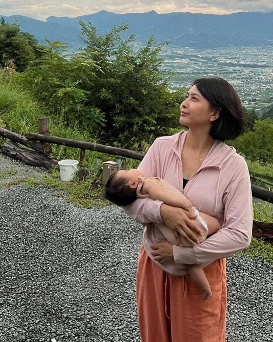 加藤綾子の美脚をつくる秘密とは？奇跡のスタイルを保つ究極習慣