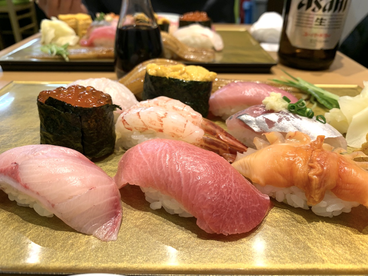 豊洲市場ランチ完全攻略2026｜海鮮丼・寿司の名店と混雑回避の穴場