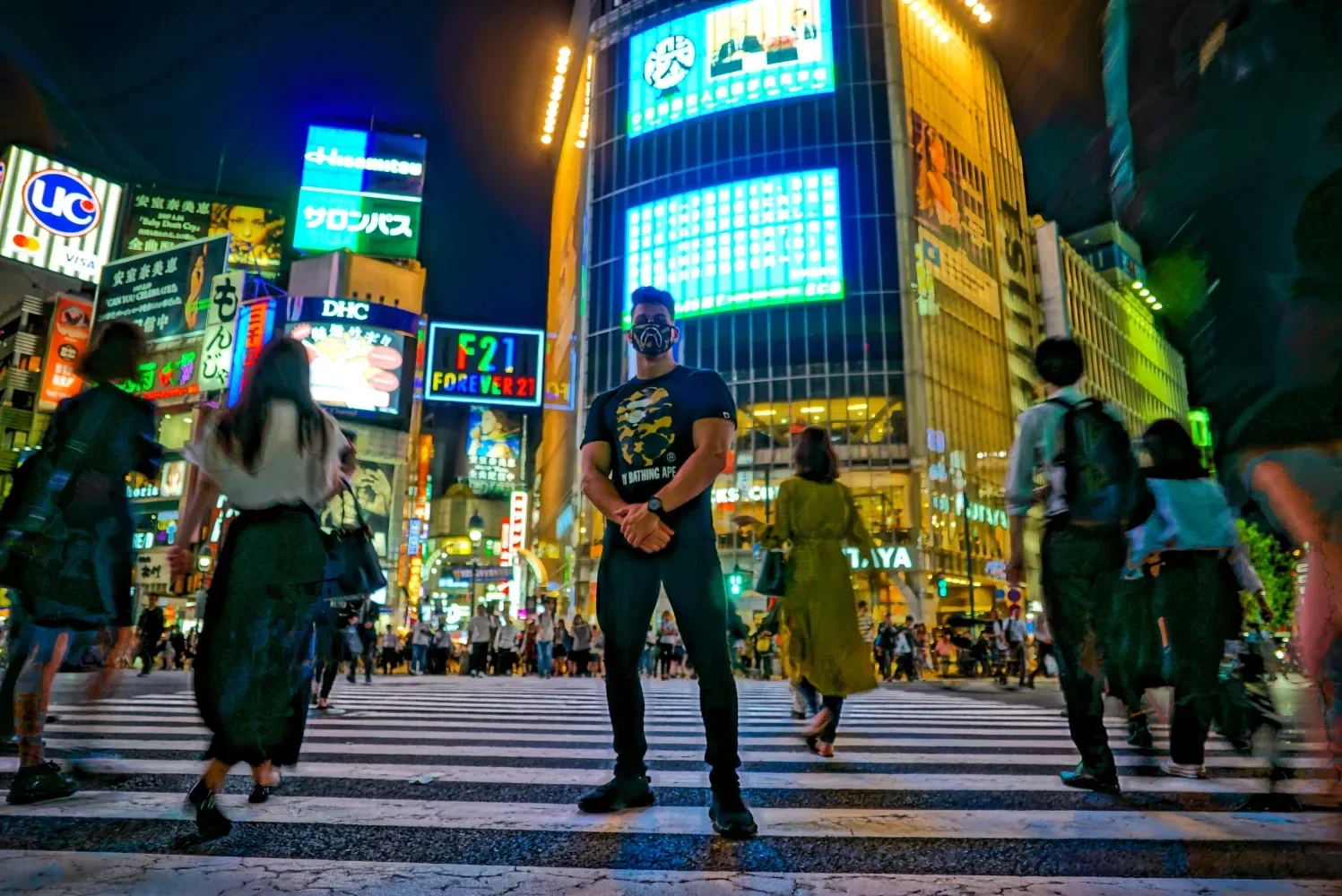 変貌する新宿二丁目：2026年、世界が熱狂する「Lgbtq+の聖地」が直面する再開発と包摂のリアル