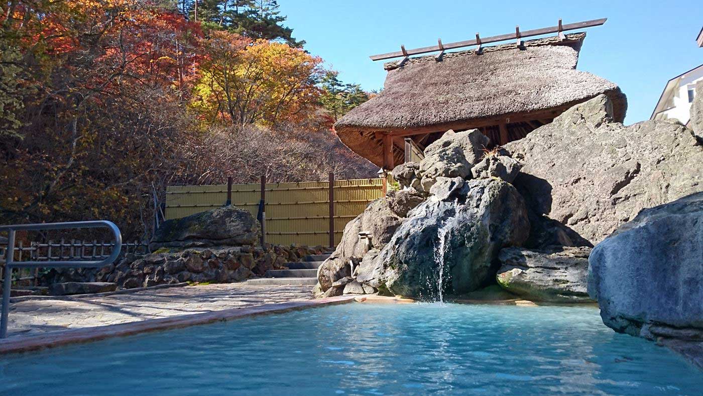 富士山天母の湯の評判と真価｜薬草風呂と絶景夜景の魅力を徹底解剖